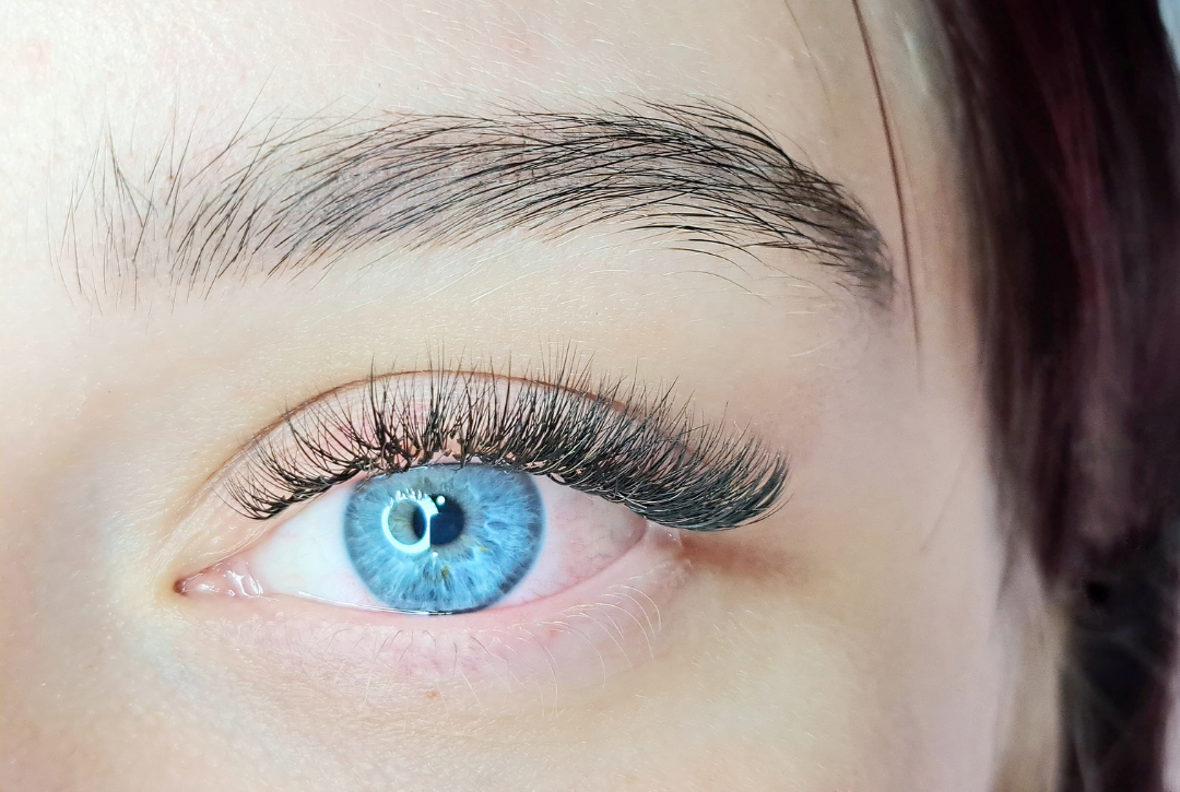 Eyelash Extensions: Hybrid, Volume & Mega Volume
